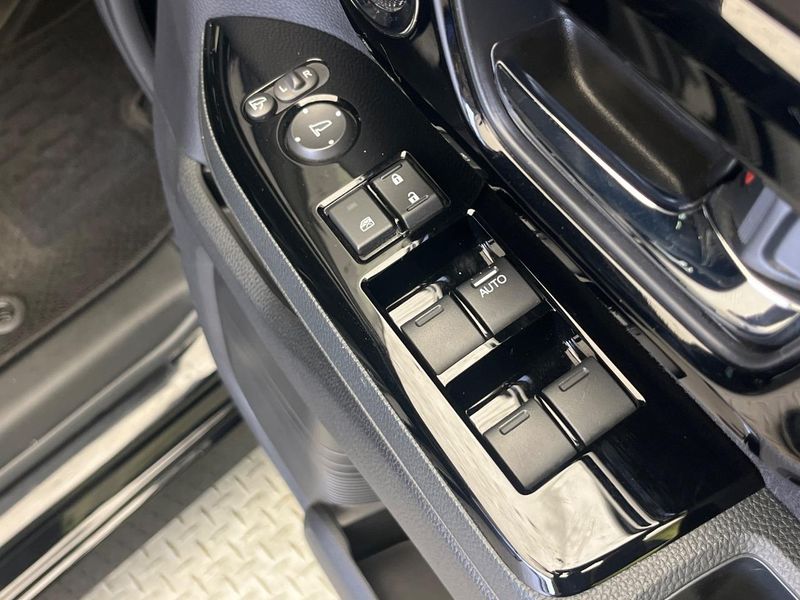 2021 Honda N-BOX CUSTOM 6BA-JF3 (UW-6a9f7cc0d35d4)[16]