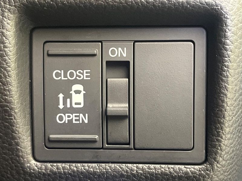 2021 Honda N-BOX CUSTOM 6BA-JF3 (UW-6a9f7cc0d35d4)[17]