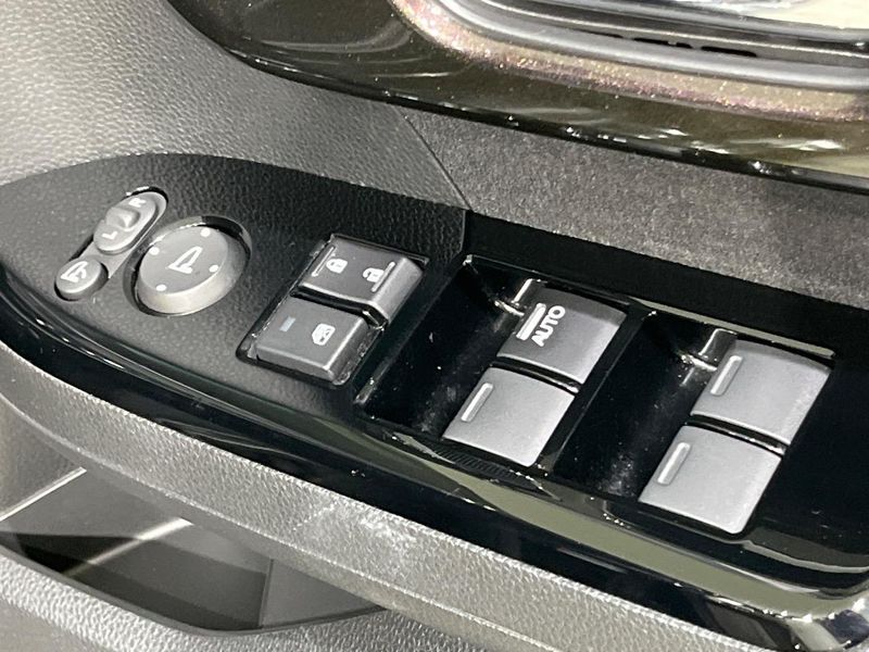 2020 Honda N-BOX CUSTOM 6BA-JF4 (UW-6a9f7ccd9aba9)[18]