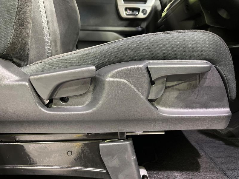 2022 Honda N-BOX CUSTOM 6BA-JF4 (UW-6a9f7cce72417)[27]