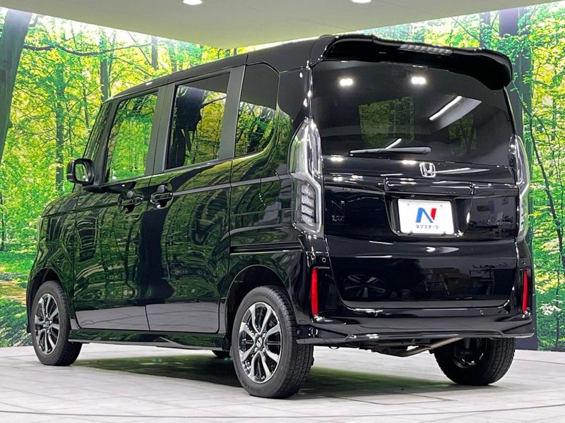 2022 Honda N-BOX CUSTOM 6BA-JF4 (UW-6a9f7cce72417)[13]