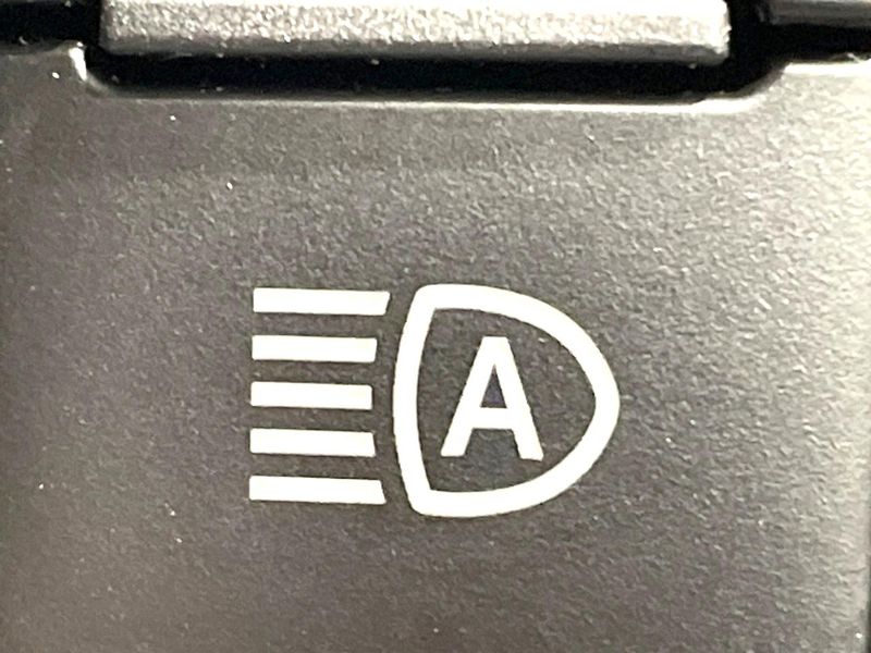 2018 Daihatsu Wake DBA-LA700S (UW-6a9f7d58635dc)[12]