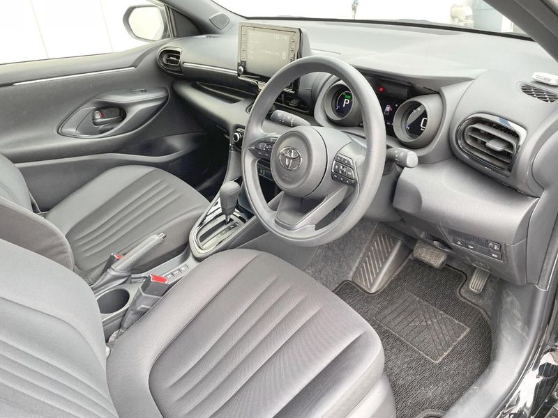 2021 Toyota Yaris 6AA-MXPH15 (UW-6a9f7e1061b11)[11]