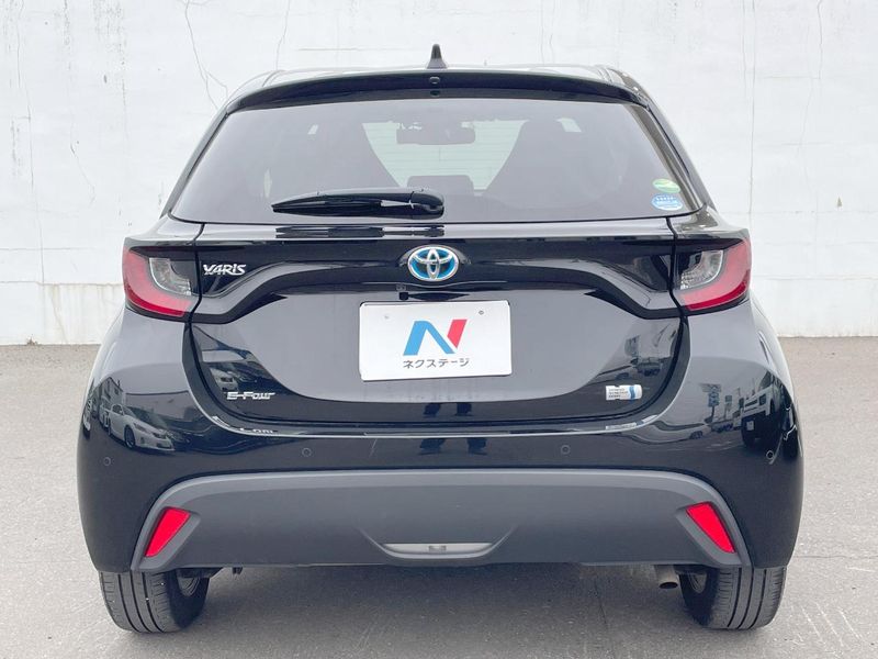 2021 Toyota Yaris 6AA-MXPH15 (UW-6a9f7e1061b11)[15]