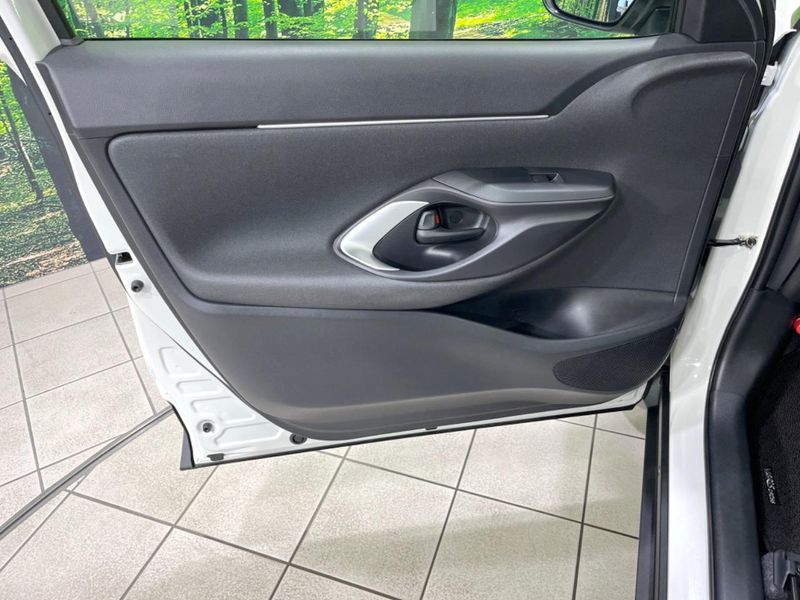 2021 Toyota Yaris Cross 6AA-MXPJ10 (UW-6a9f7e11aad91)[16]