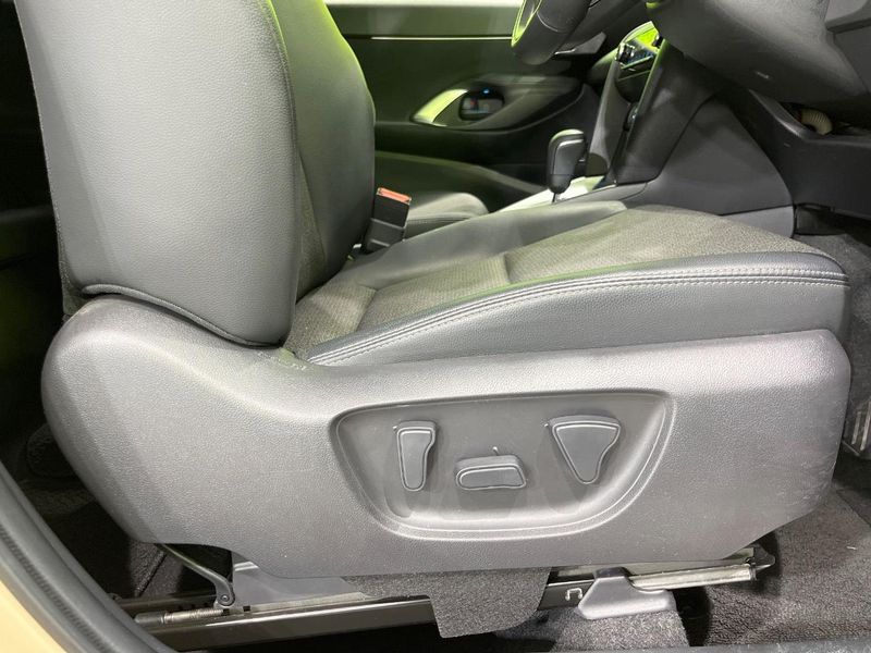 2023 Toyota Yaris Cross 6AA-MXPJ10 (UW-6a9f7e168475f)[11]