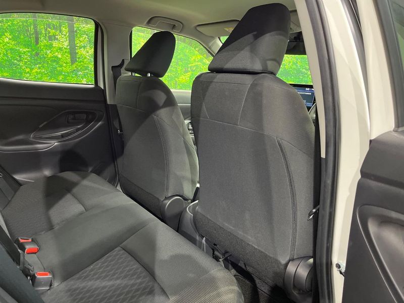2022 Toyota Yaris Cross 6AA-MXPJ15 (UW-6a9f7e1d18192)[25]