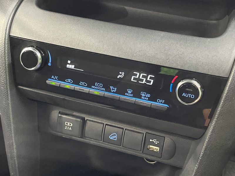 2022 Toyota Yaris Cross 6AA-MXPJ15 (UW-6a9f7e1d18192)[16]
