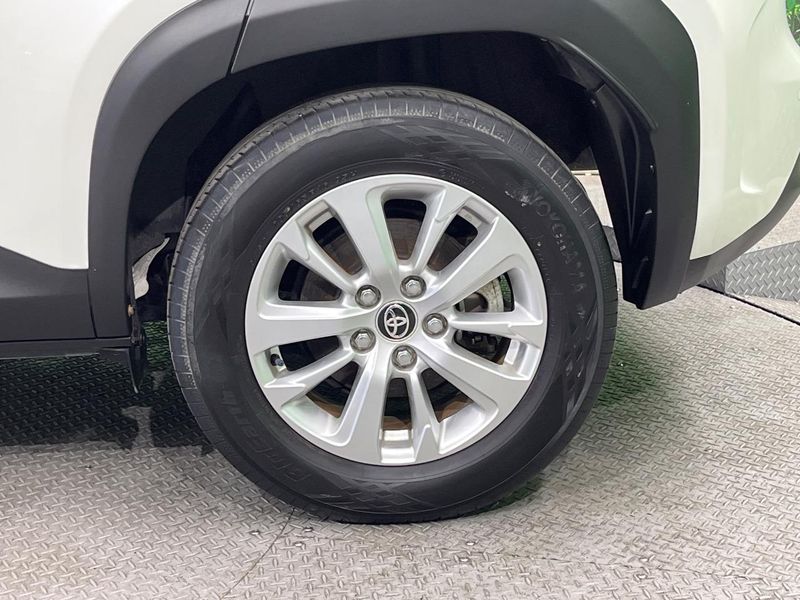 2022 Toyota Yaris Cross 6AA-MXPJ15 (UW-6a9f7e1d18192)[11]