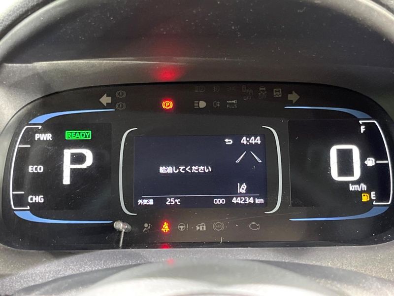 2021 Toyota Aqua 6AA-MXPK11 (UW-6a9f7e1f04773)[23]