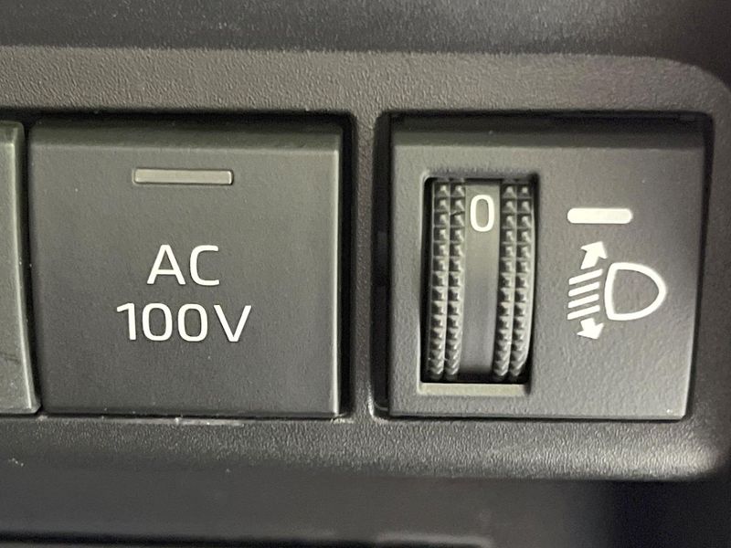 2023 Toyota Aqua 6AA-MXPK11 (UW-6a9f7e2239c6c)[15]