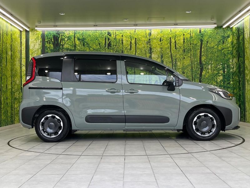 2024 Toyota Sienta 6AA-MXPL10G (UW-6a9f7e29a8a9d)[16]