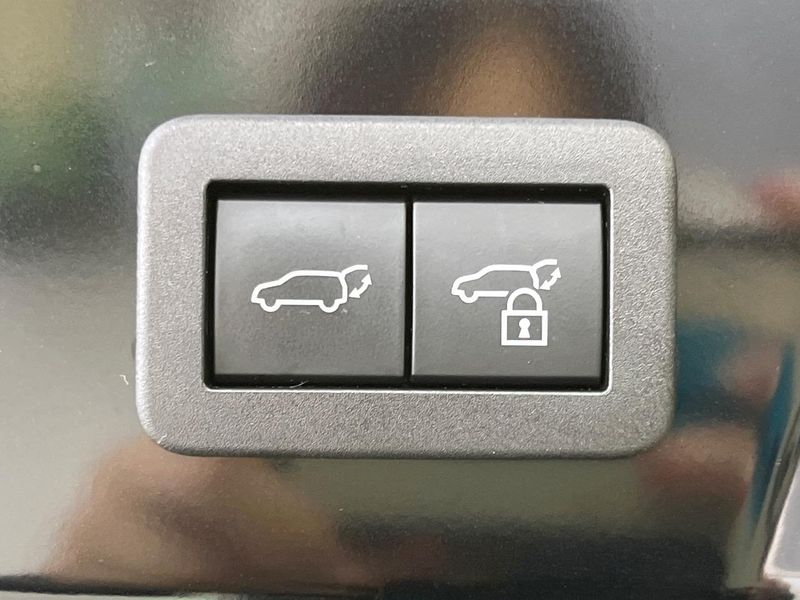 2023 Toyota Prius 6AA-MXWH60 (UW-6a9f7e40bbfc3)[29]