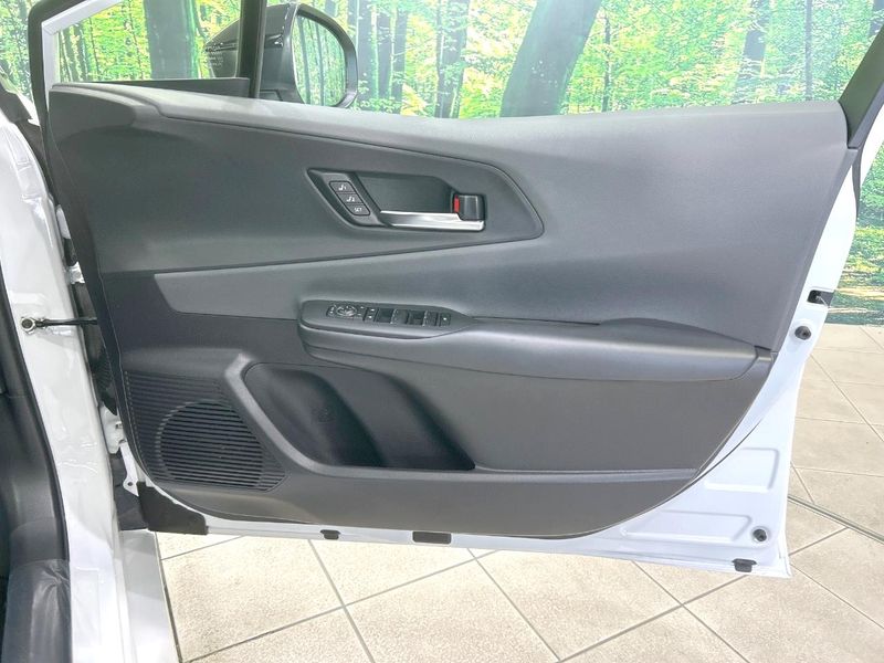 2023 Toyota Prius 6AA-MXWH60 (UW-6a9f7e417c2d4)[18]