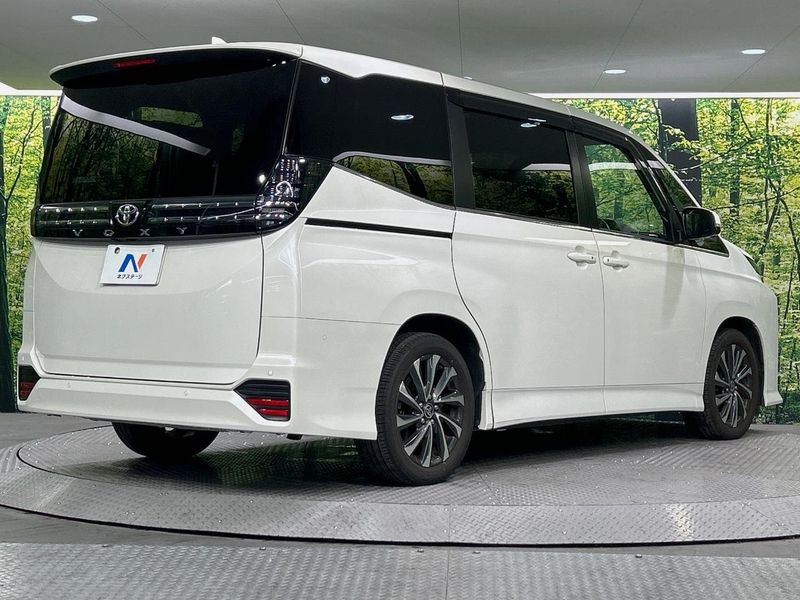 2024 Toyota Voxy 6BA-MZRA90W (UW-6a9f7e53d7ba2)[19]