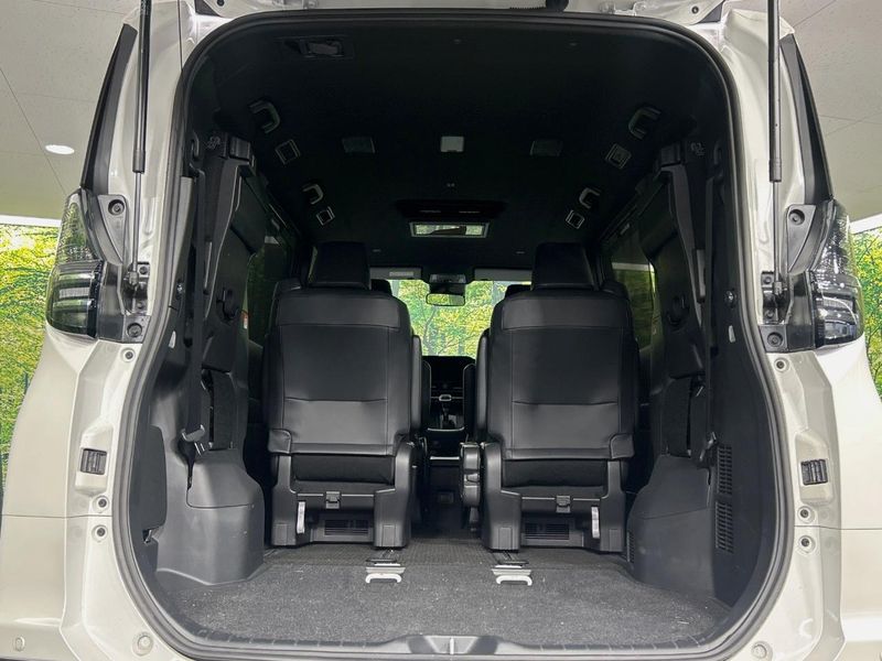 2024 Toyota Voxy 6BA-MZRA90W (UW-6a9f7e53d7ba2)[28]