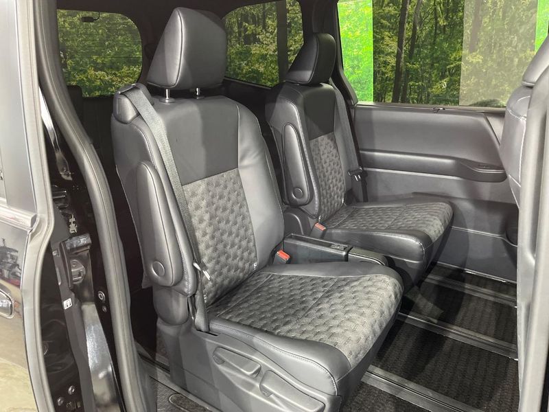 2023 Toyota Voxy 6BA-MZRA95W (UW-6a9f7e562b7bd)[28]