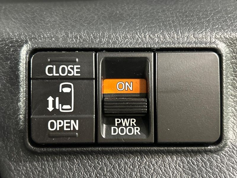 2015 Toyota Sienta DBA-NCP175G (UW-6a9f7e57e984d)[24]
