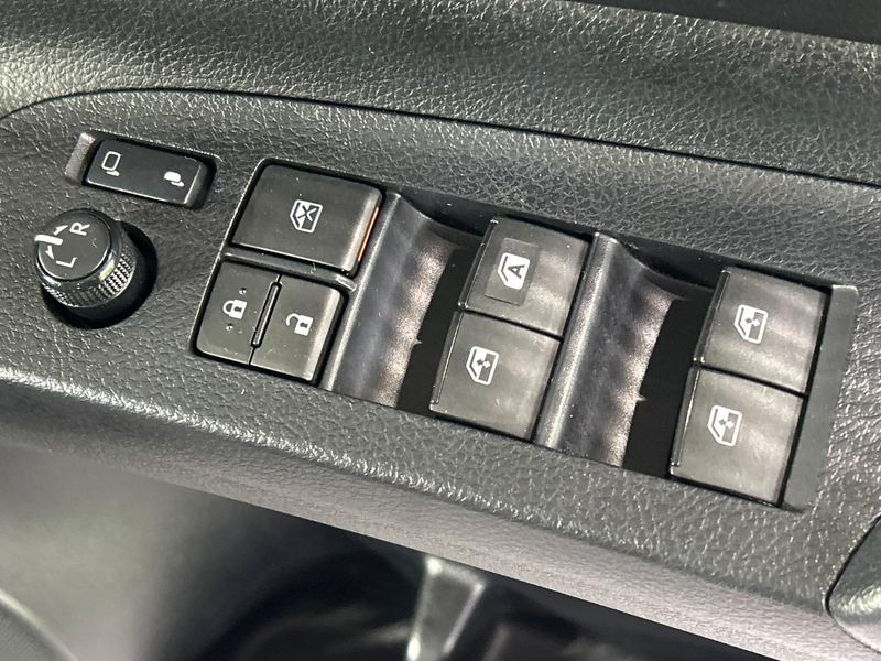 2015 Toyota Sienta DBA-NCP175G (UW-6a9f7e57e984d)[22]