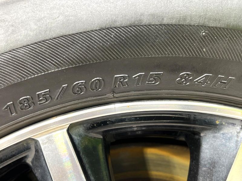 2016 Toyota Sienta DBA-NCP175G (UW-6a9f7e57f3613)[16]
