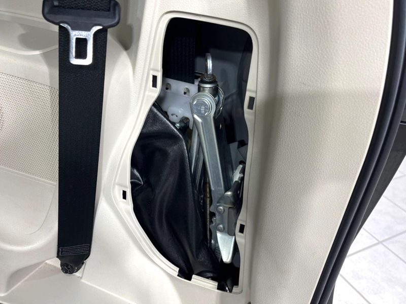 2016 Toyota Sienta DBA-NCP175G (UW-6a9f7e57f3613)[7]