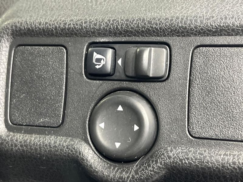 2017 Nissan Note DBA-NE12 (UW-6a9f7e5c23469)[12]