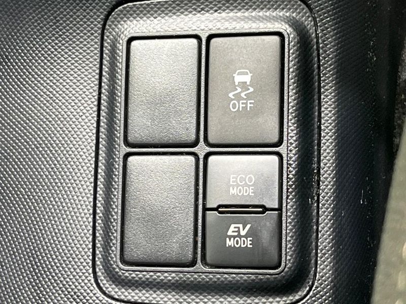 2020 Toyota Aqua DAA-NHP10 (UW-6a9f7e63a03f1)[19]