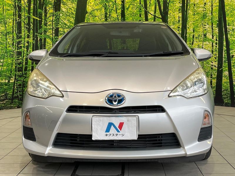 2013 Toyota Aqua DAA-NHP10 (UW-6a9f7e657b7d4)[15]