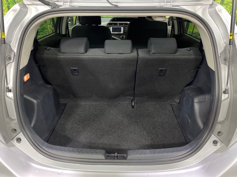 2014 Toyota Aqua DAA-NHP10 (UW-6a9f7e66bc976)[9]