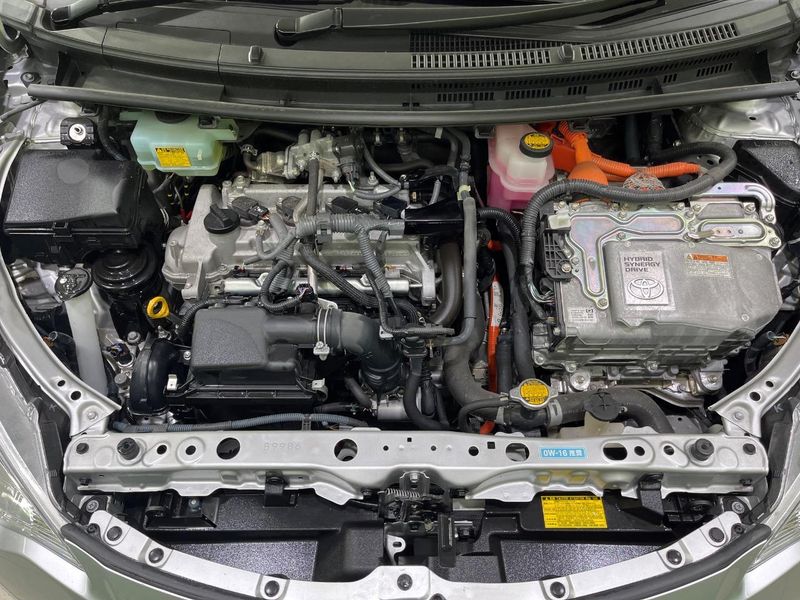 2014 Toyota Aqua DAA-NHP10 (UW-6a9f7e66bc976)[4]