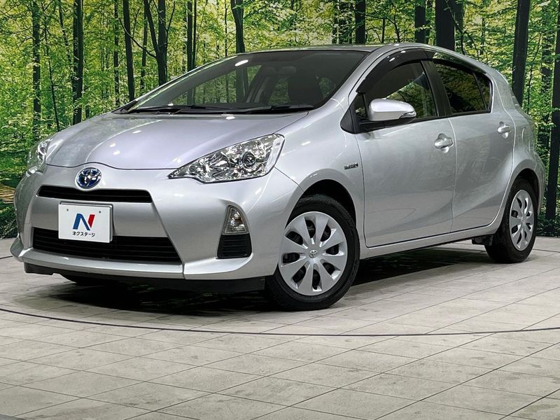 2014 Toyota Aqua DAA-NHP10 (UW-6a9f7e66bc976)[0]