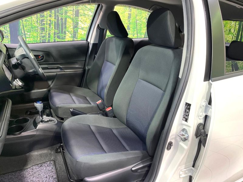 2015 Toyota Aqua DAA-NHP10 (UW-6a9f7e68a70b6)[20]