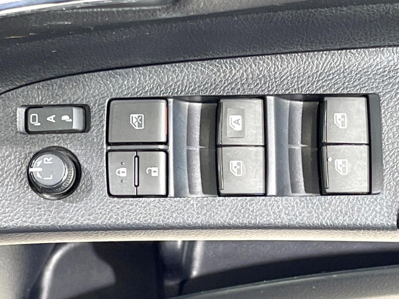 2019 Toyota Sienta 6AA-NHP170G (UW-6a9f7e7371b60)[9]