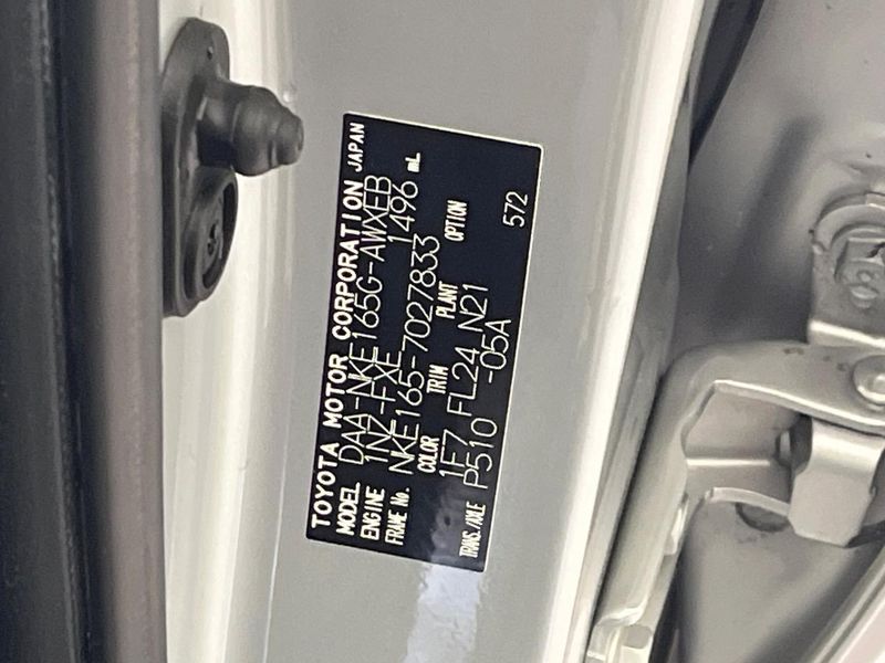 2013 Toyota Corolla Fielder DAA-NKE165G (UW-6a9f7e77447fd)[1]