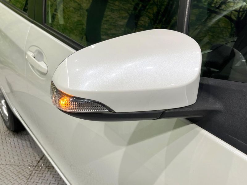 2013 Toyota Vitz DBA-NSP135 (UW-6a9f7e78aaf5a)[20]