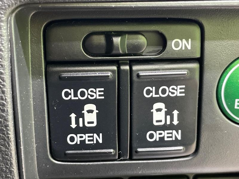 2014 Honda Odyssey DBA-RC1 (UW-6a9f7e8a2edbc)[7]