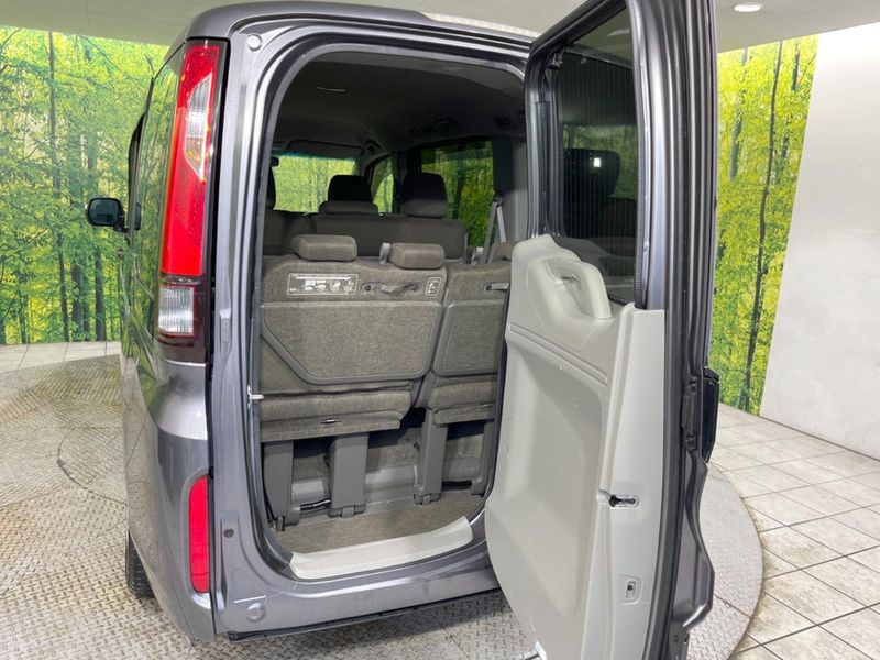 2015 Honda Step Wagon DBA-RP1 (UW-6a9f7e9474a6f)[11]