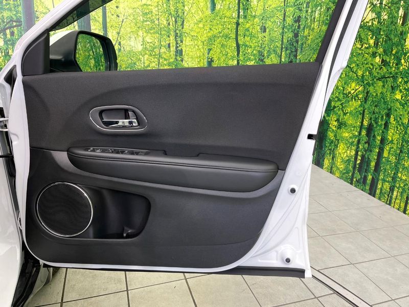 2019 Honda Vezel DAA-RU4 (UW-6a9f7ea1a46d1)[27]