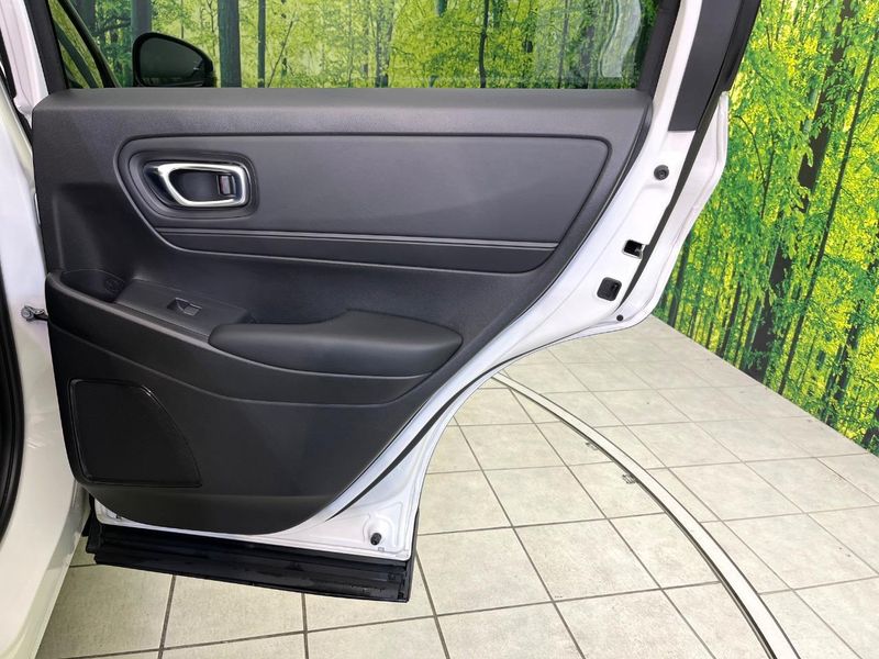 2023 Honda Vezel 6AA-RV5 (UW-6a9f7ea9bdb39)[28]
