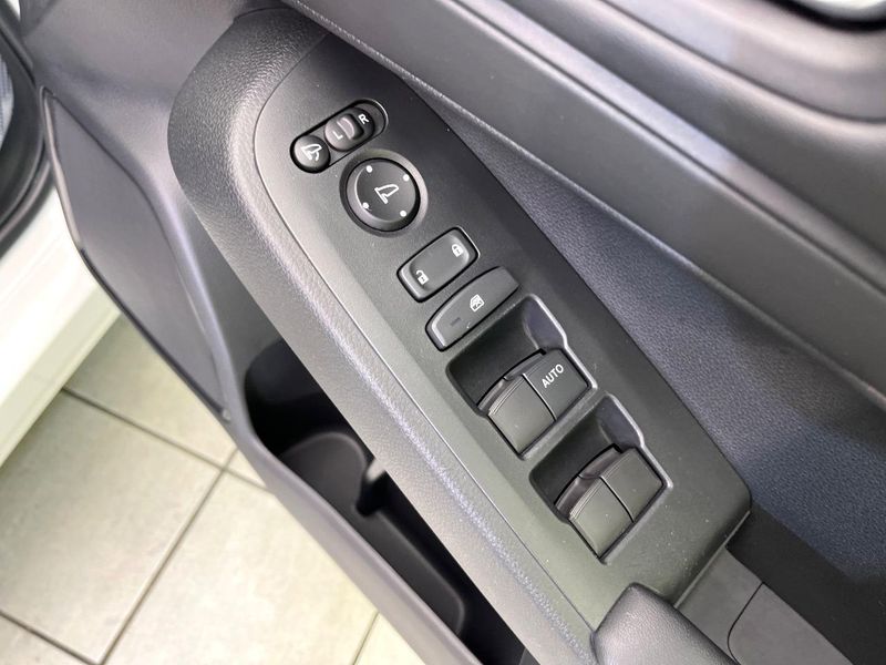 2023 Honda Vezel 6AA-RV5 (UW-6a9f7ea9bdb39)[26]