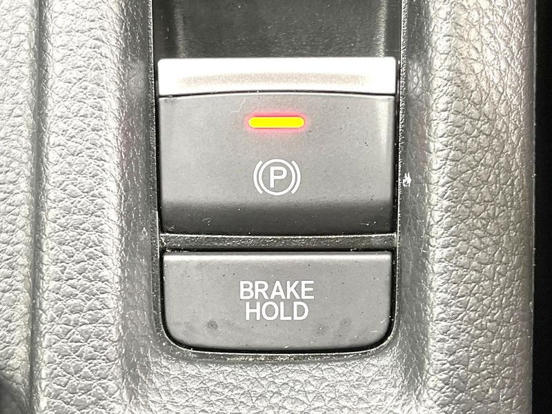 2024 Honda Vezel 6AA-RV5 (UW-6a9f7eab3f695)[26]