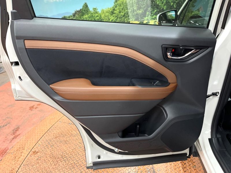 2025 Subaru Forester 5AA-SLG (UW-6a9f7ecf3b8ac)[7]