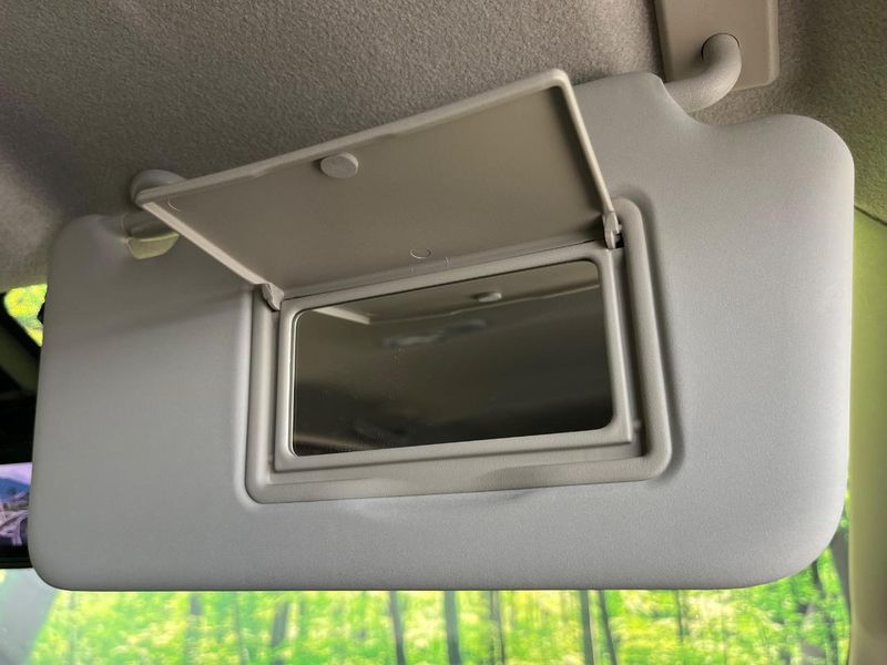 2020 Nissan Note DAA-SNE12 (UW-6a9f7ecfd600d)[17]