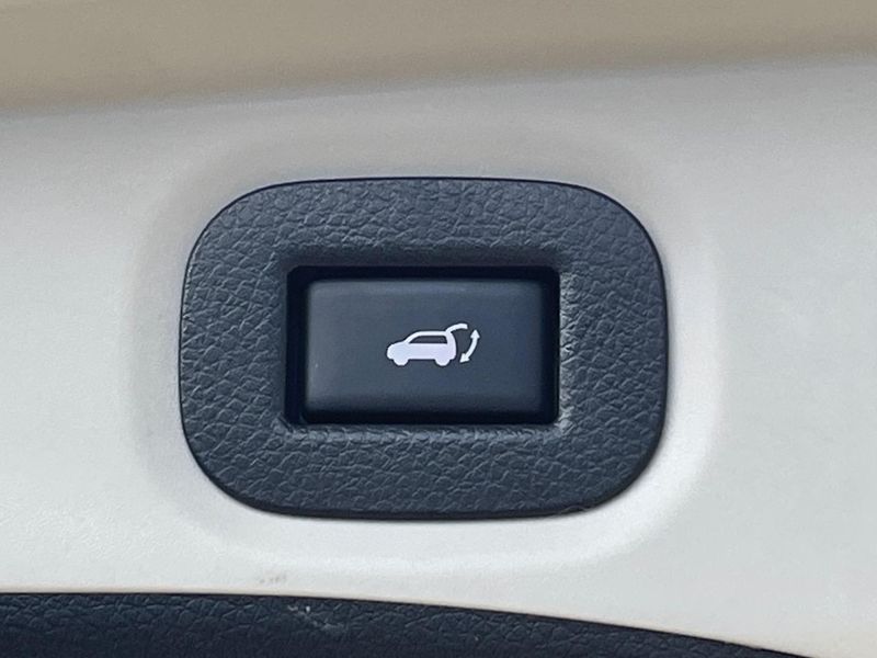 2017 Nissan X-Trail DBA-T32 (UW-6a9f7ed487584)[28]