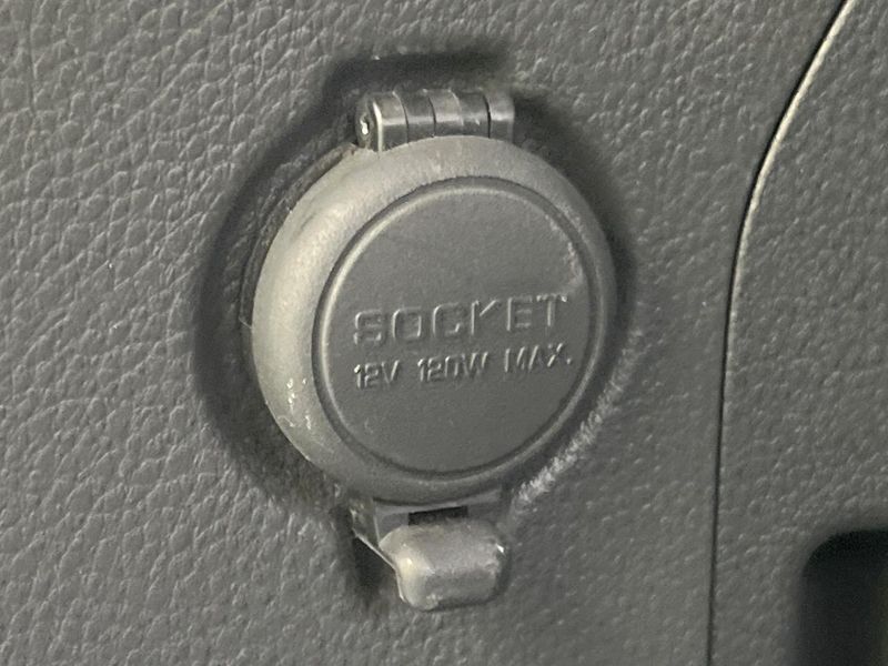 2012 Nissan Elgrand DBA-TE52 (UW-6a9f7ed99b0f7)[24]