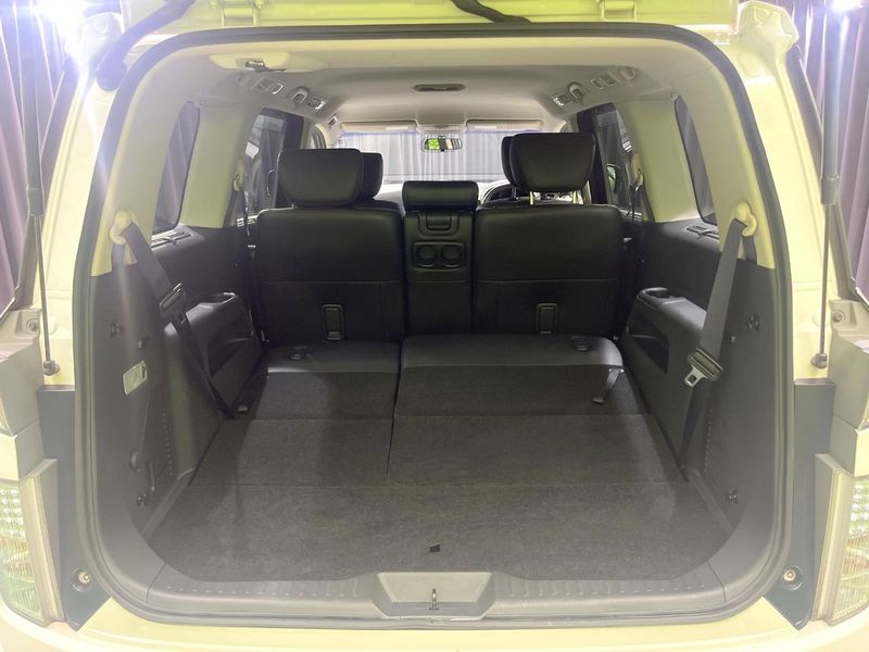 2012 Nissan Elgrand DBA-TE52 (UW-6a9f7ed99b0f7)[22]