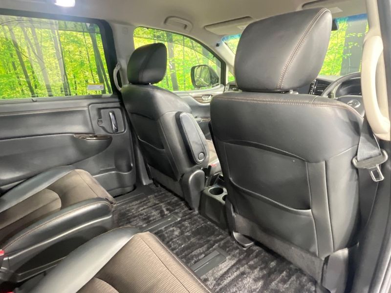2017 Nissan Elgrand DBA-TE52 (UW-6a9f7edac4c44)[17]