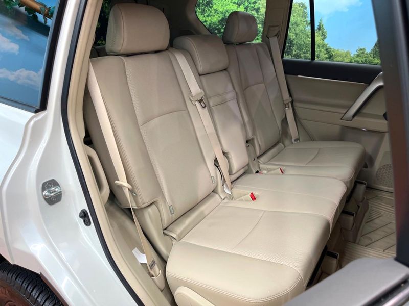 2023 Toyota Land Cruiser Prado 3BA-TRJ150W (UW-6a9f7ee1b89f9)[9]