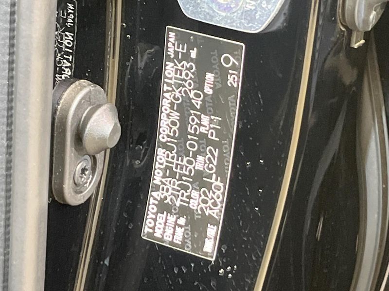 2023 Toyota Land Cruiser Prado 3BA-TRJ150W (UW-6a9f7ee2bab73)[1]