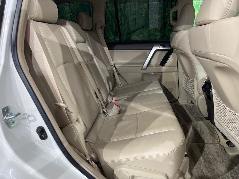 2023 Toyota Land Cruiser Prado 3BA-TRJ150W (UW-6a9f7ee3bb537)[28]